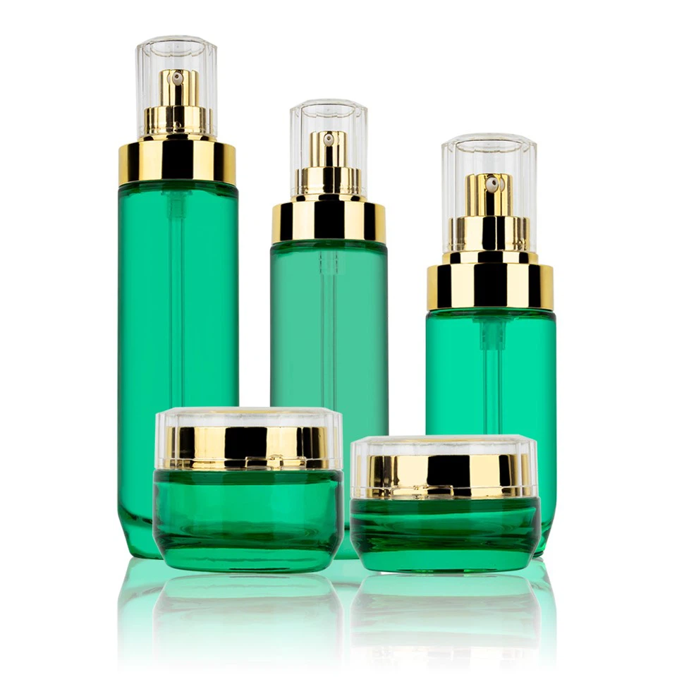 Gefrertete grüne Glasflaschen